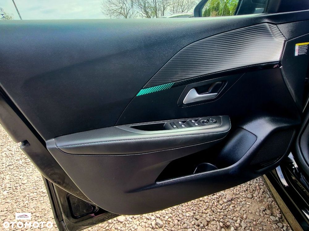 Peugeot 208 - 30