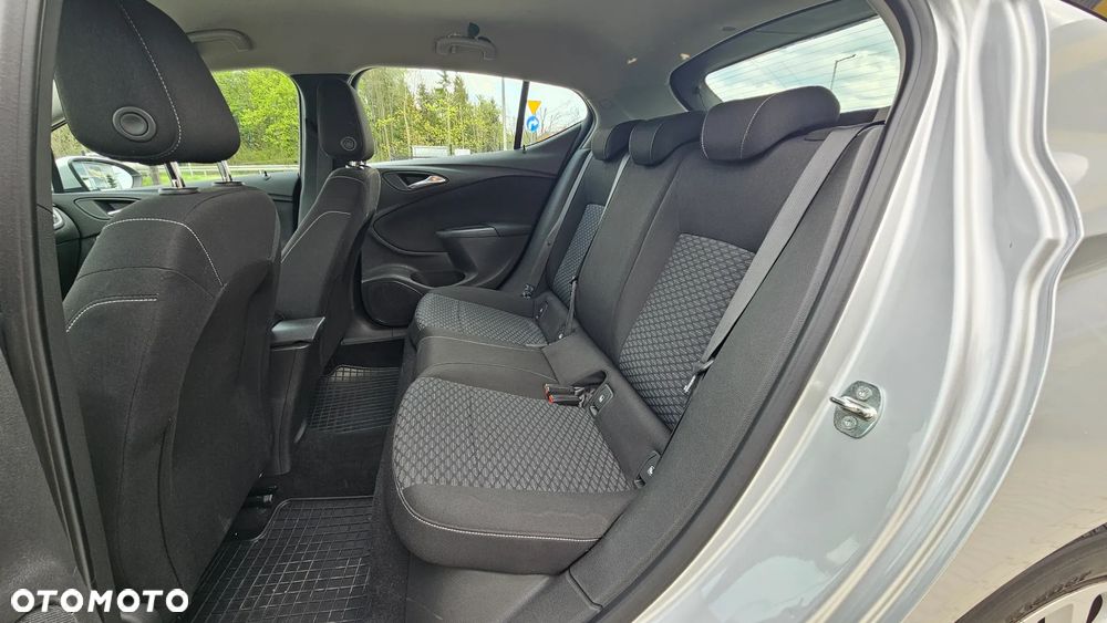Opel Astra 1.4 T Enjoy - 9