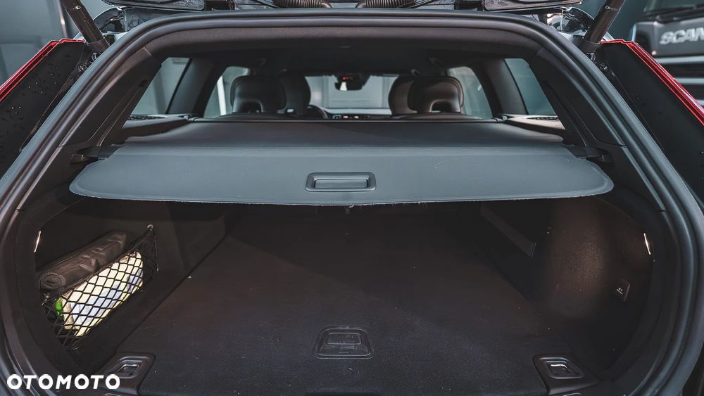 Volvo V60 D3 Momentum - 34