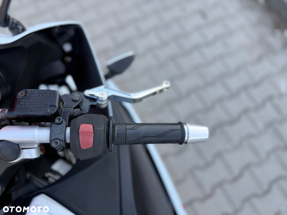 Yamaha YZF - 31