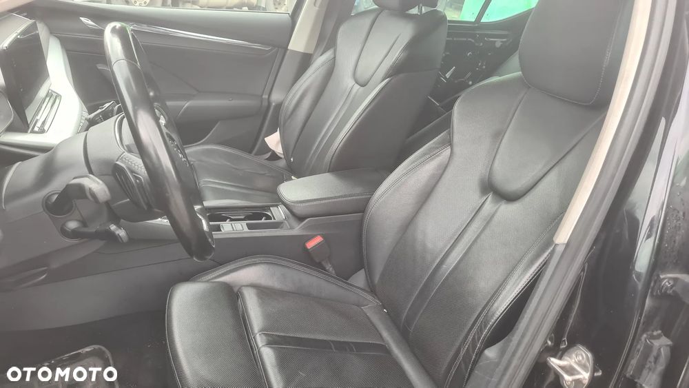 Skoda Octavia 2.0 TDI Ambition DSG - 8