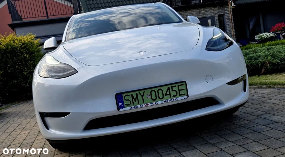 Tesla Model Y Long Range Dual Motor AWD - 4