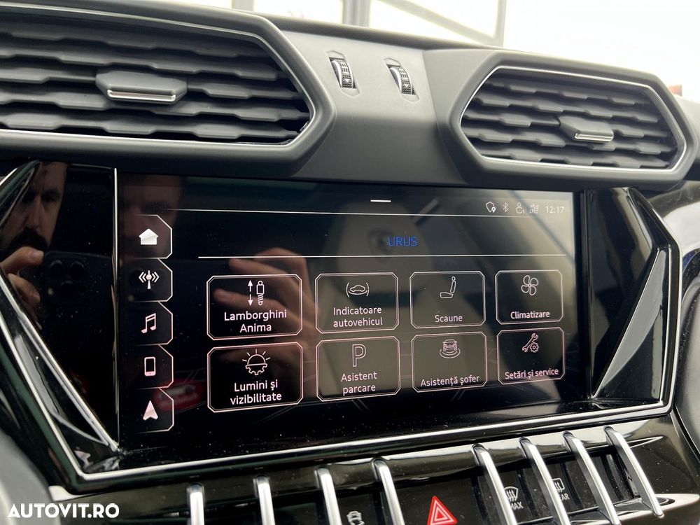 Lamborghini URUS - 34