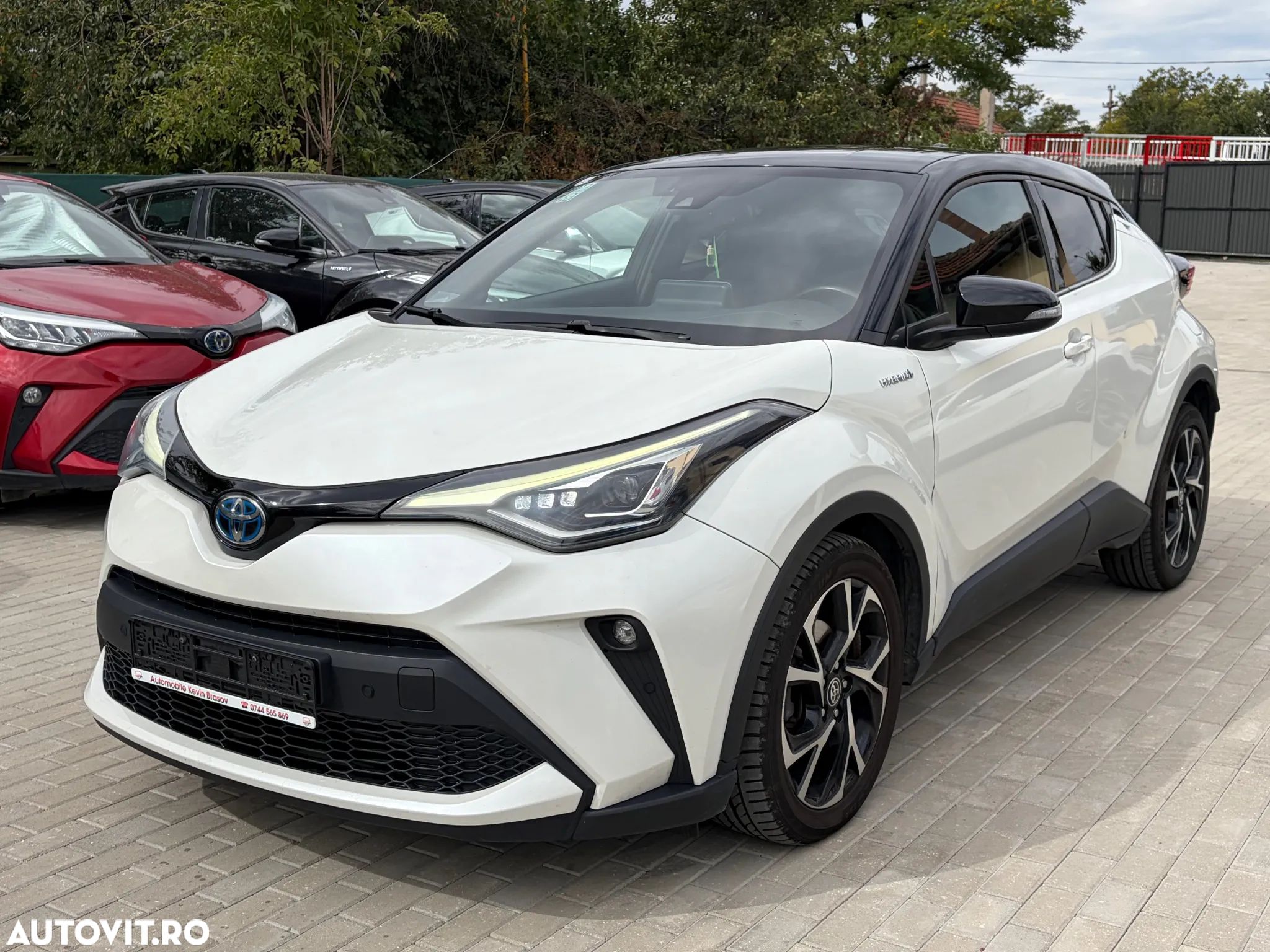 Toyota C-HR Hybrid Lounge - 1