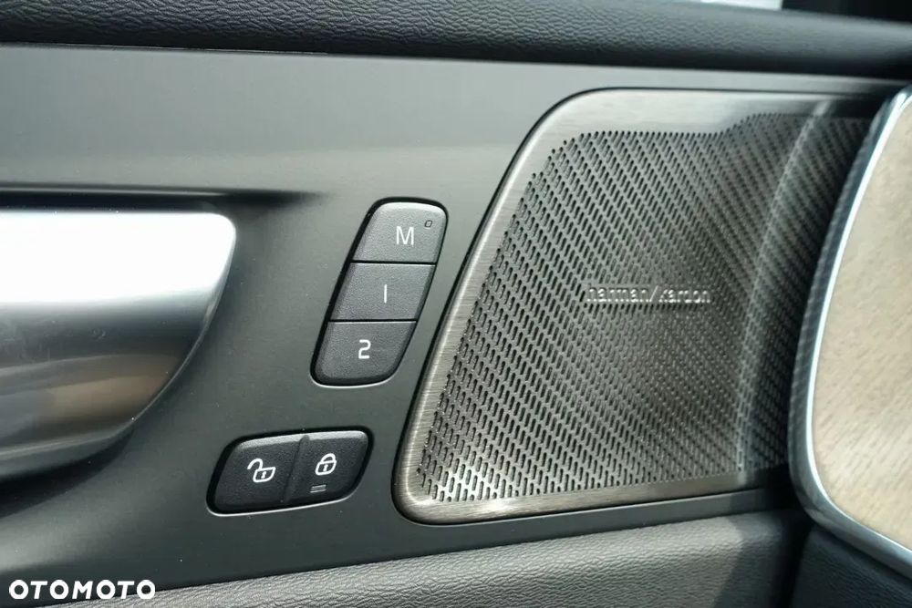 Volvo XC 60 B5 B AWD Core - 21