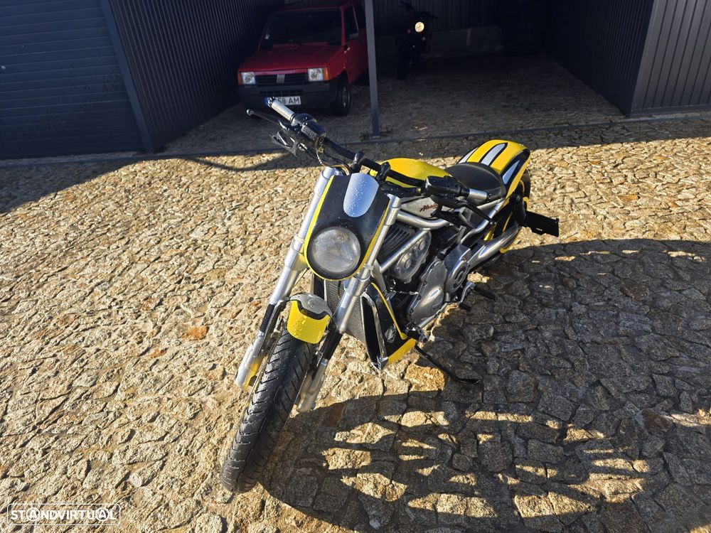 Harley-Davidson VRSCR V-ROD - 2