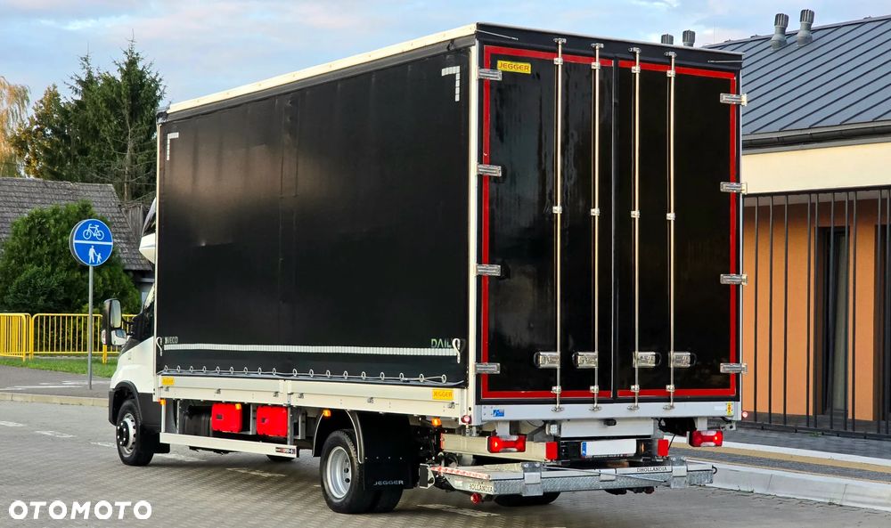 Iveco DAILY 72C18 ❗️BURTO-FIRANKA 15 PALET / DACH ZSUWANY / MAŁY PRZEBIEG / WINDA DHOLLANDIA 1000KG SLIDER / ZABUDOWA JEGGER / KABINA SYPIALNIANA / PODUSZKI PNEUMATYCZNE / XENON / FUL LED / NAVI + KAMERA COFANIA / DRZWI Z TYŁU / WEBASTO / SERWIS ASO / SALON POLSKA / NIESTPOTYKANY STAN ❗️❗️ - 4