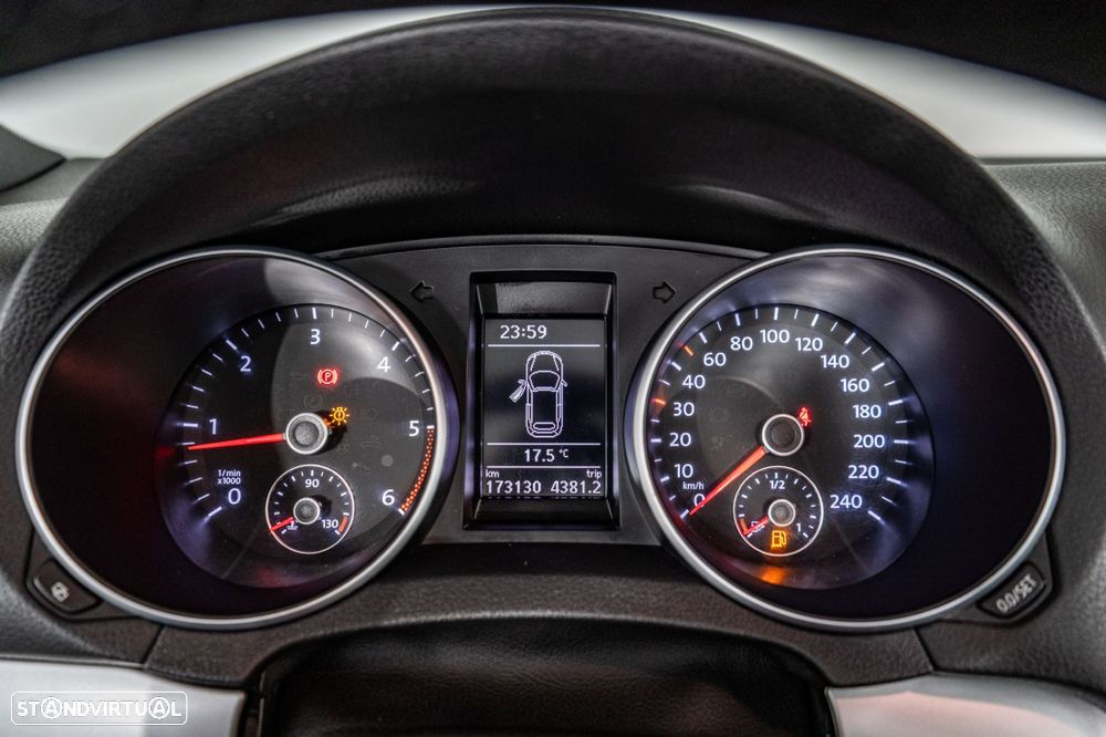 VW Golf Cabriolet 1.6 TDi BlueMotion - 29