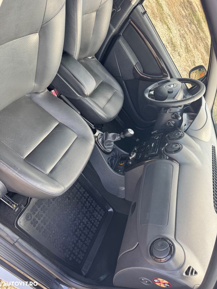 Dacia Duster 1.5 dCi 4x2 Laureate - 16