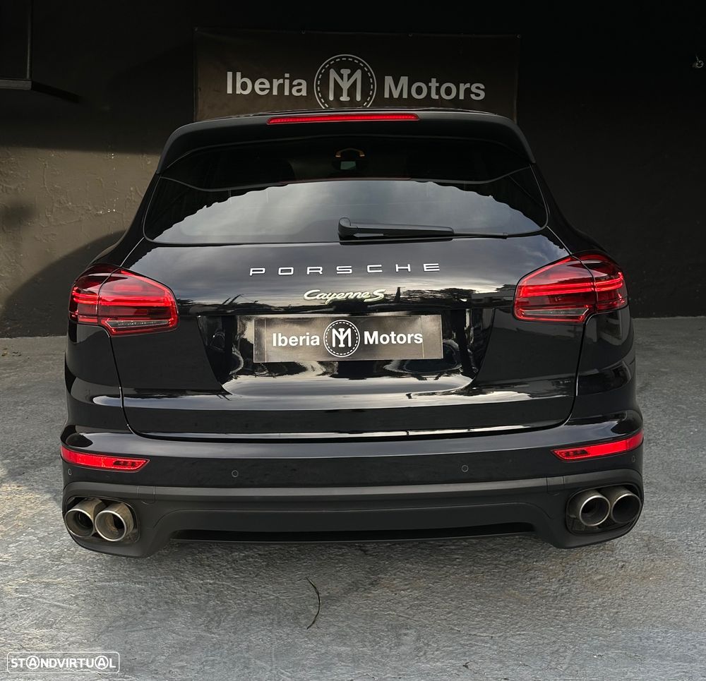 Porsche Cayenne S Hybrid Tiptronic S - 11
