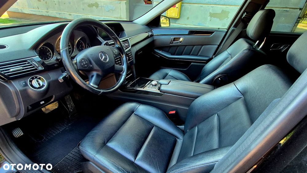 Mercedes-Benz E-Class 2011 photo 4