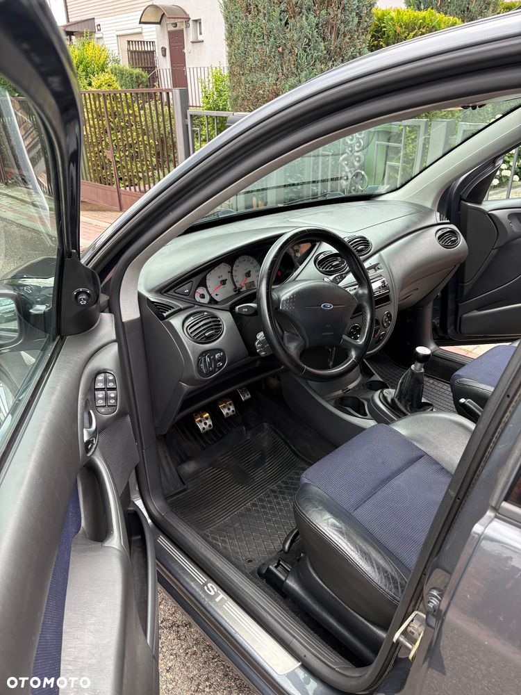 Ford Focus - 14
