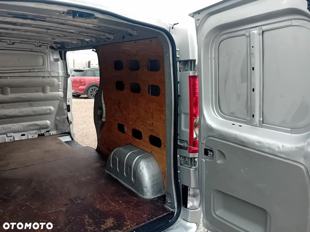 Opel Vivaro - 11