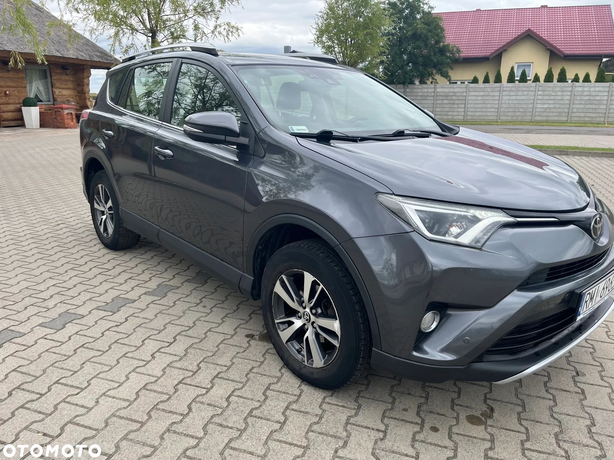 Toyota RAV4 - 1