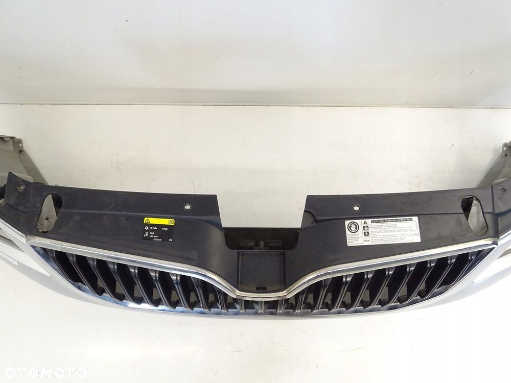 KPL ZDERZAK PRZÓD PRZEDNI POD SPRYSKIWACZE LAMP SKODA OCTAVIA III 5E LA7W - 11