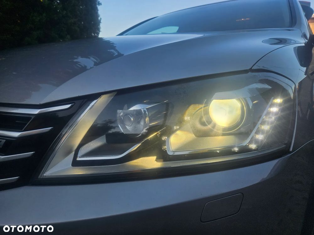 Volkswagen Passat Variant 2.0 TDI 4Mot Highline - 25