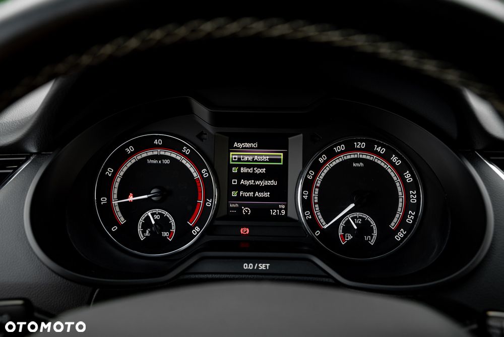 Skoda Octavia 2.0 TSI RS - 18