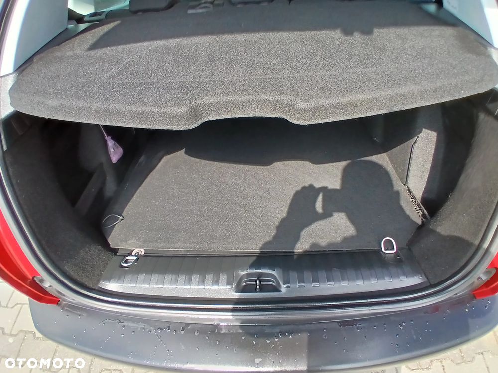 Peugeot 2008 1.2 Pure Tech Allure S&S - 11