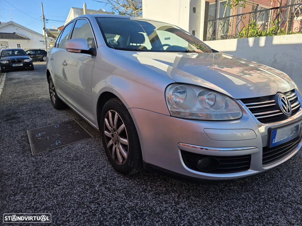 VW Jetta 1.9 TDi Confortline - 3
