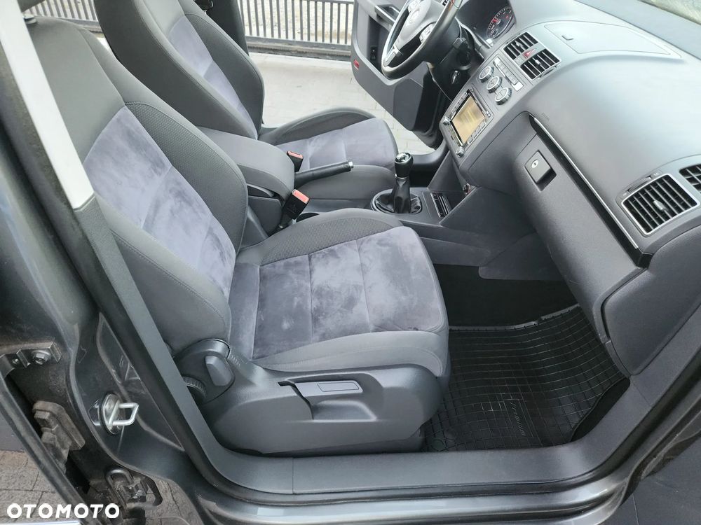 Volkswagen Touran 2.0 TDI Highline - 21