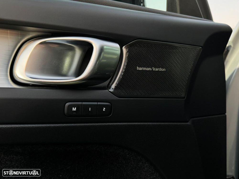 Volvo XC 40 1.5 T4 PHEV Plus Dark - 19