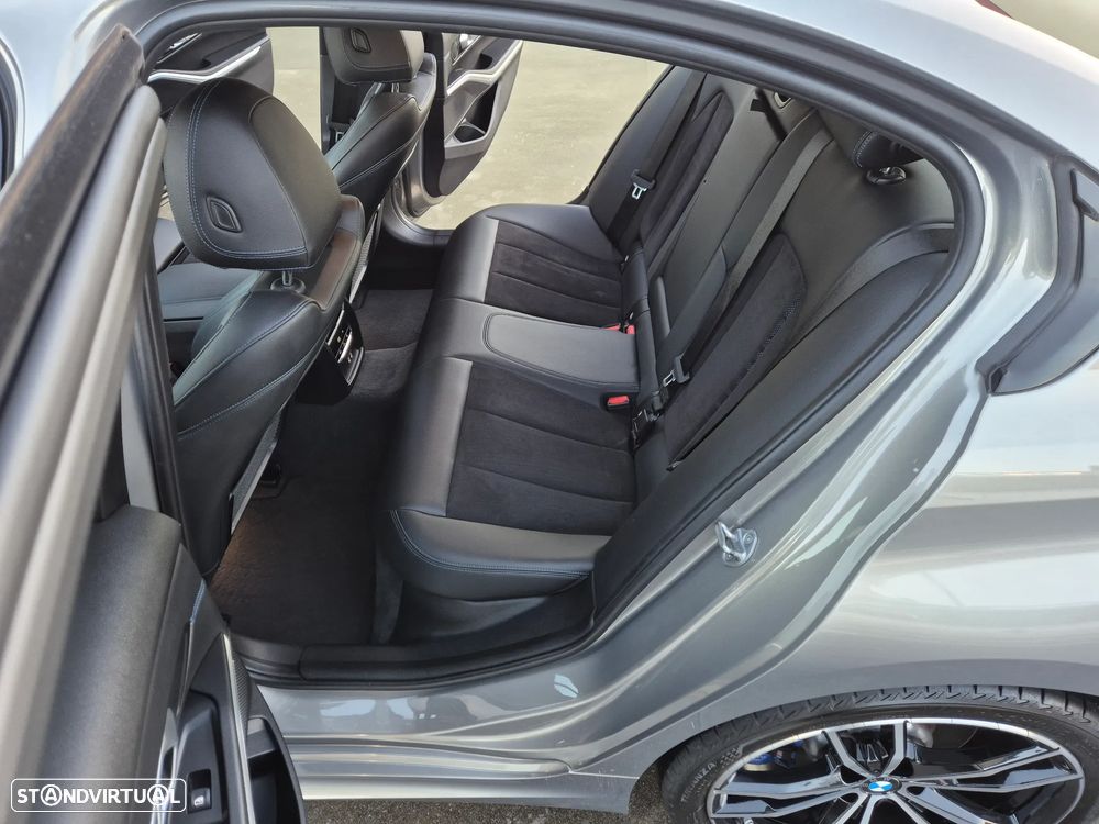 BMW 330 e Pack M Auto - 29