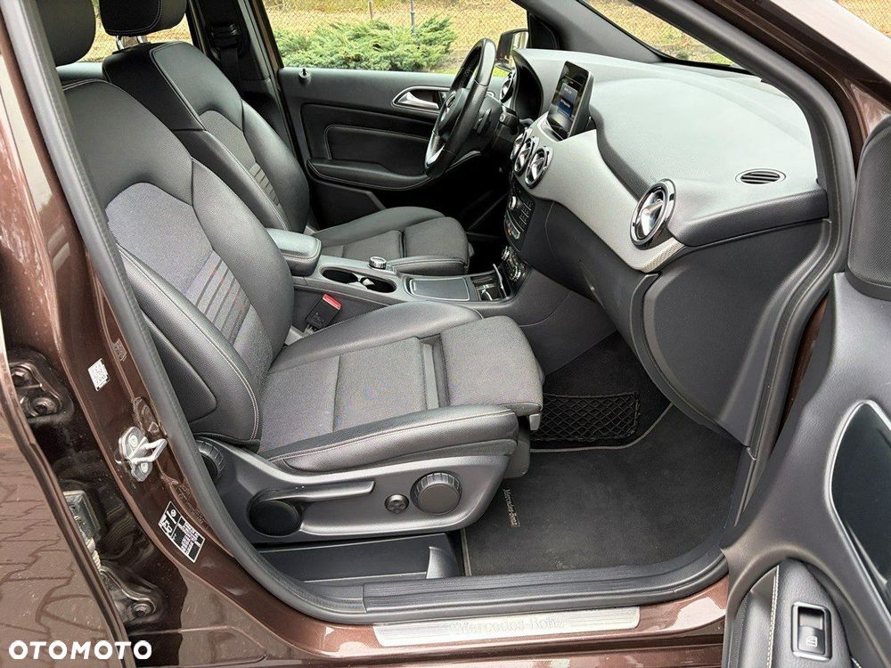 Mercedes-Benz Klasa B 250 - 17