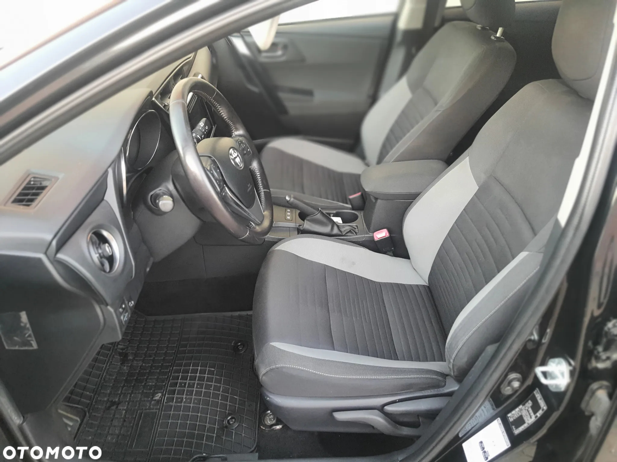 Toyota Auris - 15