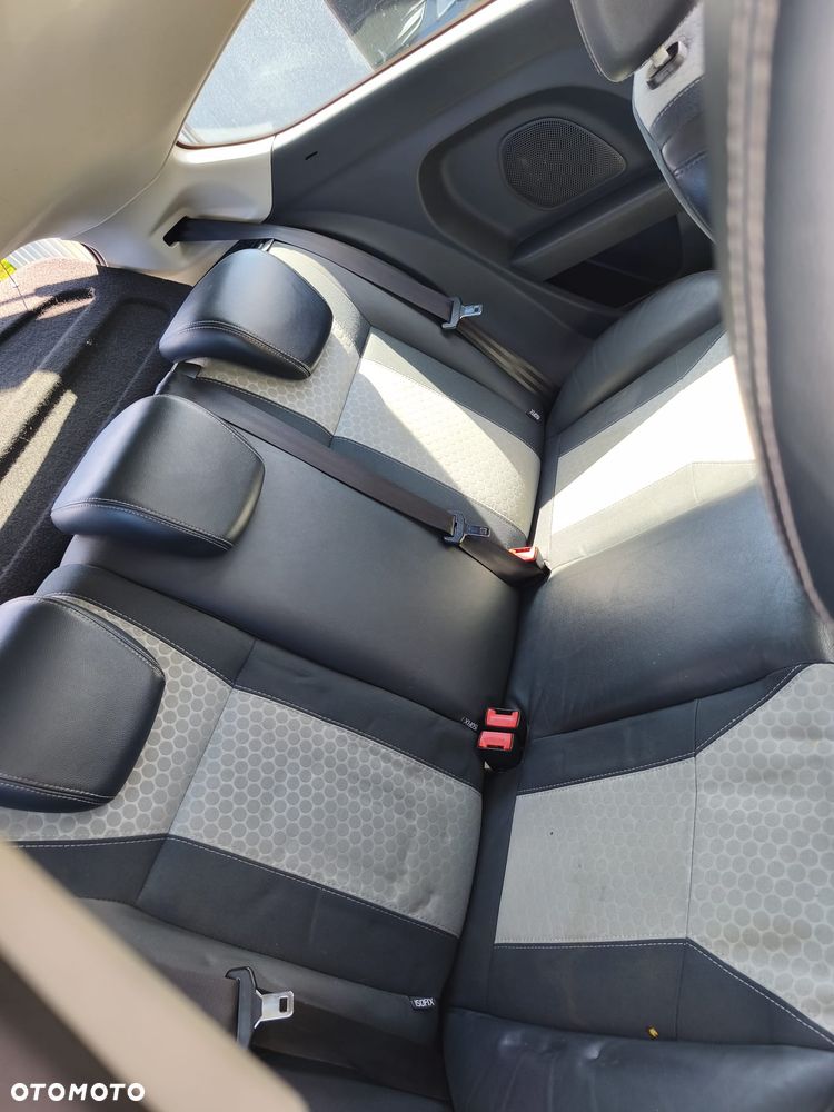 Ford Fiesta 1.4 Trend - 11