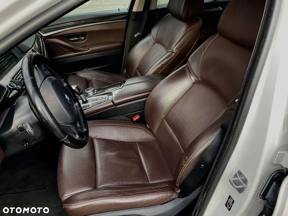 BMW Seria 5 530d xDrive Luxury Line - 9