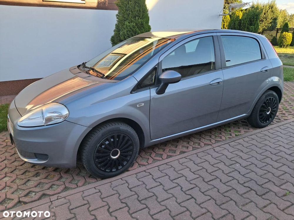 Fiat Punto 1.4 16V Dynamic - 1