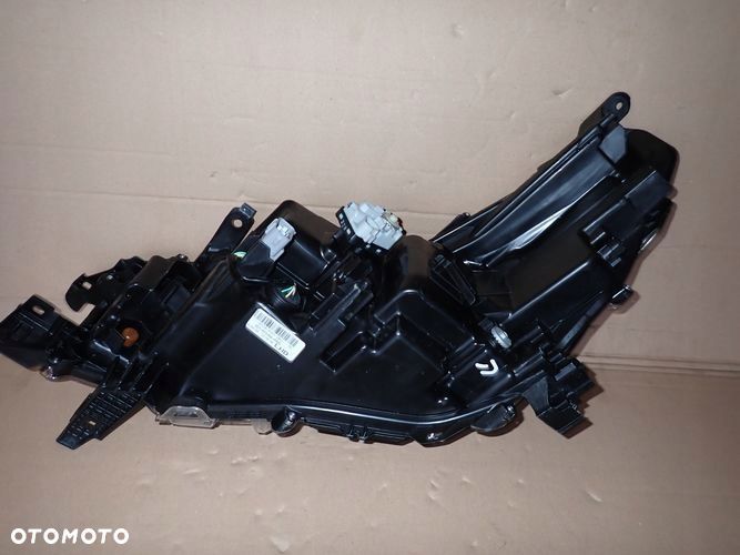 TOYOTA HILUX VIII 8 FULL LED 20- reflektor prawy lampa prawa 81110-YP431 - 9