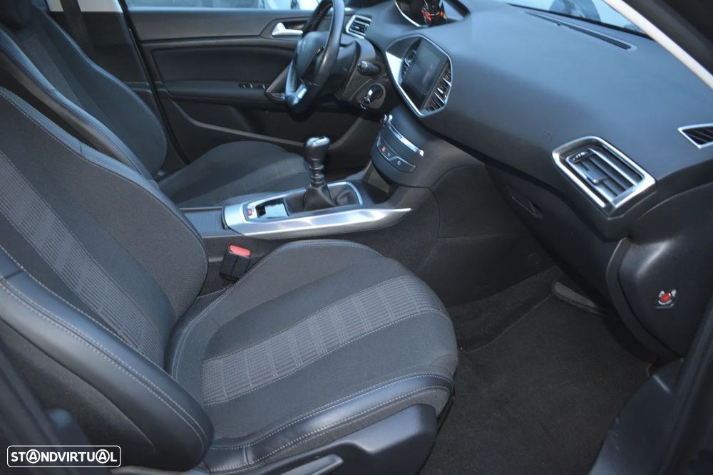 Peugeot 308 SW 1.2 PureTech Allure Full LED - 20