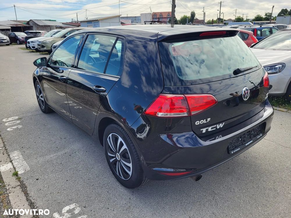 Volkswagen Golf - 5