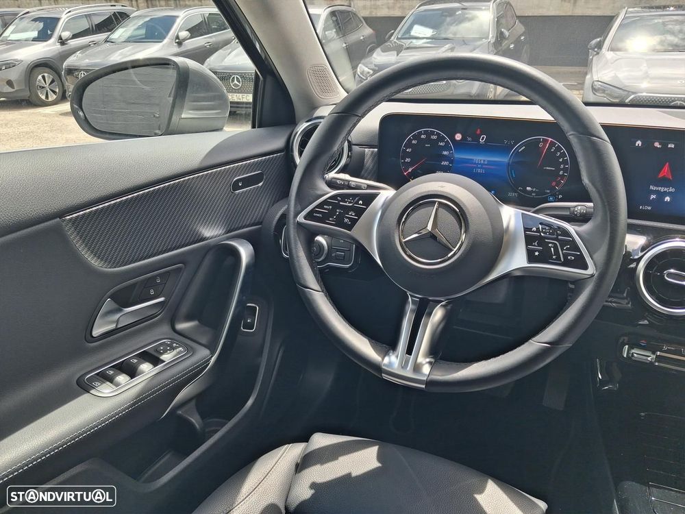 Mercedes-Benz A 250 e AMG Line - 16