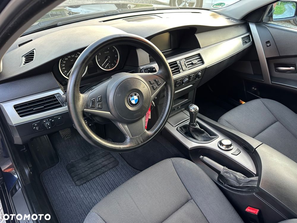 BMW Seria 5 525i - 22