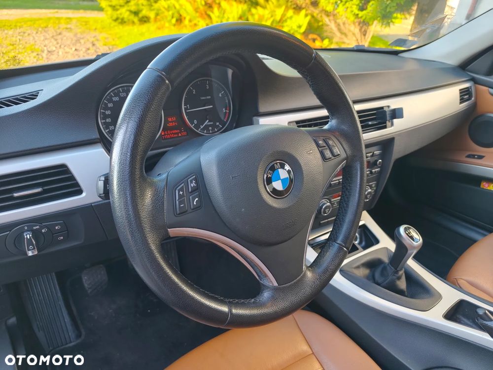 BMW Seria 3 320d Coupe - 14
