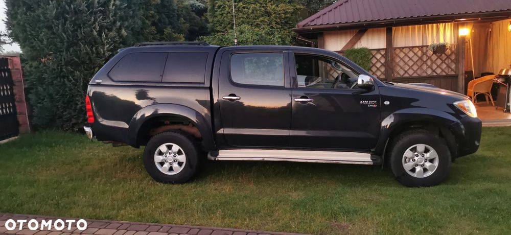 Toyota Hilux 2.5 D-4D DLX + - 18