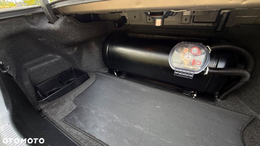 Toyota Avalon 3.5 Limited - 19