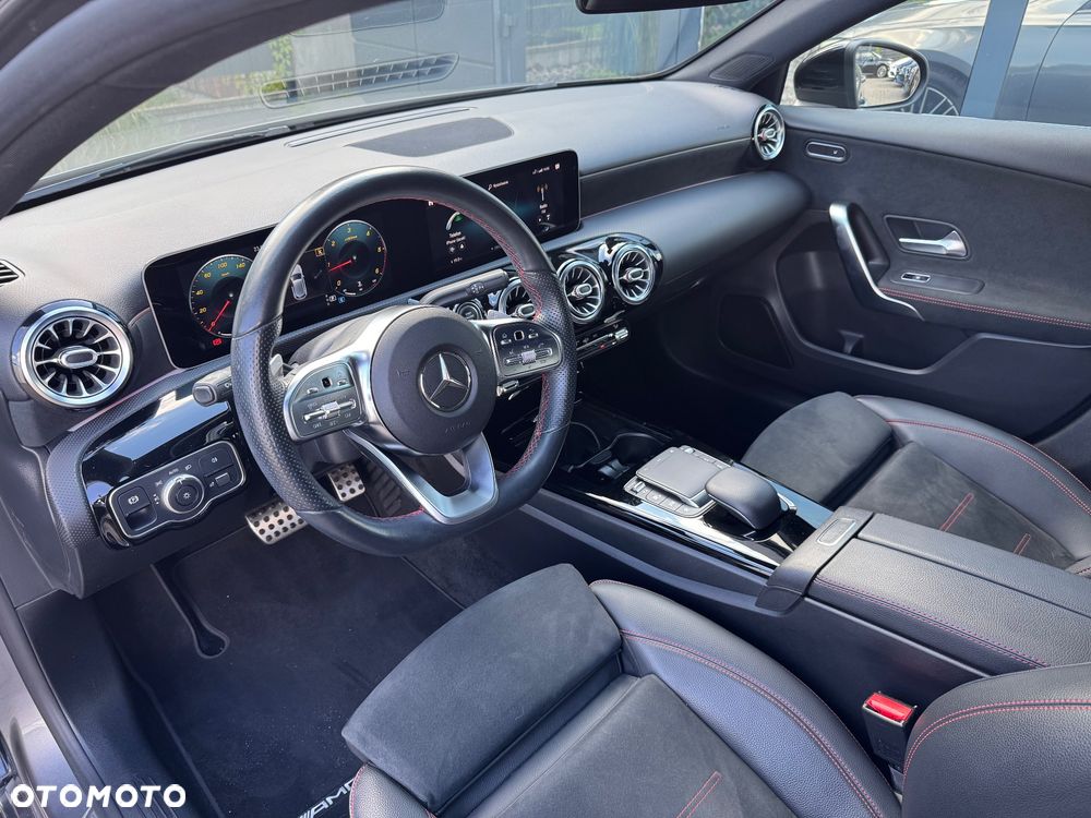 Mercedes-Benz Klasa A 220 d 4-Matic AMG Line 8G-DCT - 14