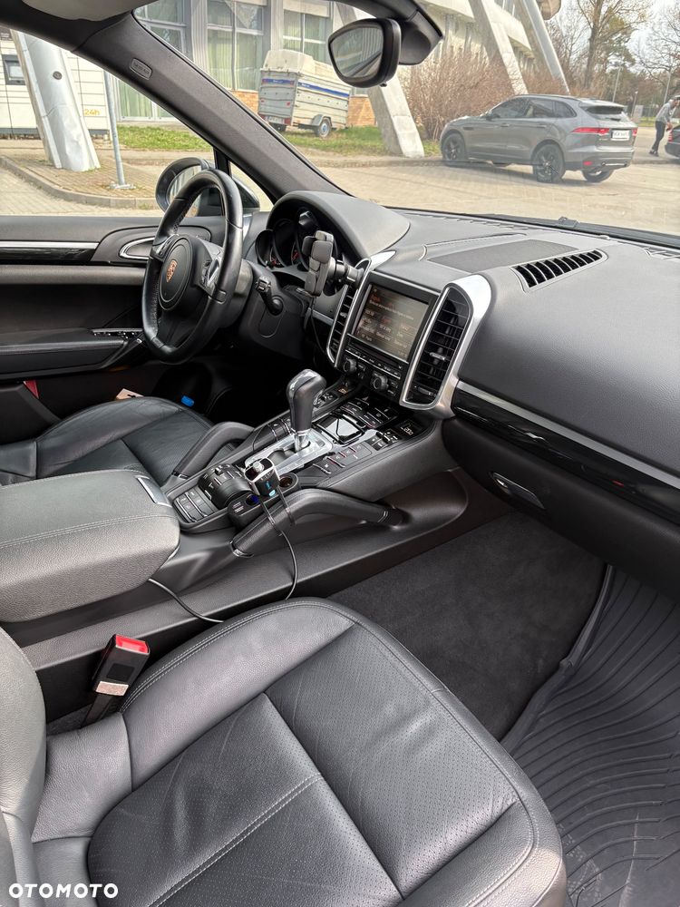 Porsche Cayenne - 15