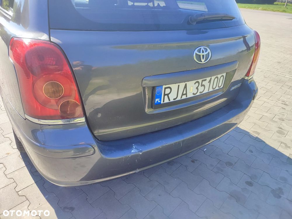 Toyota Avensis 2.2 D-4D Sol - 5