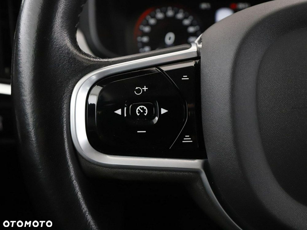Volvo V90 D3 Momentum - 31