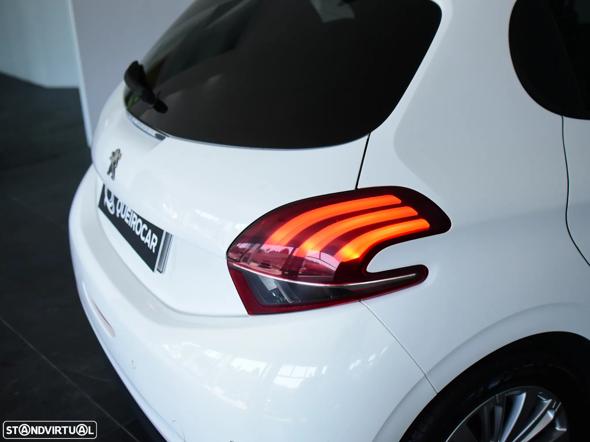 Peugeot 208 1.2 PureTech Style - 34