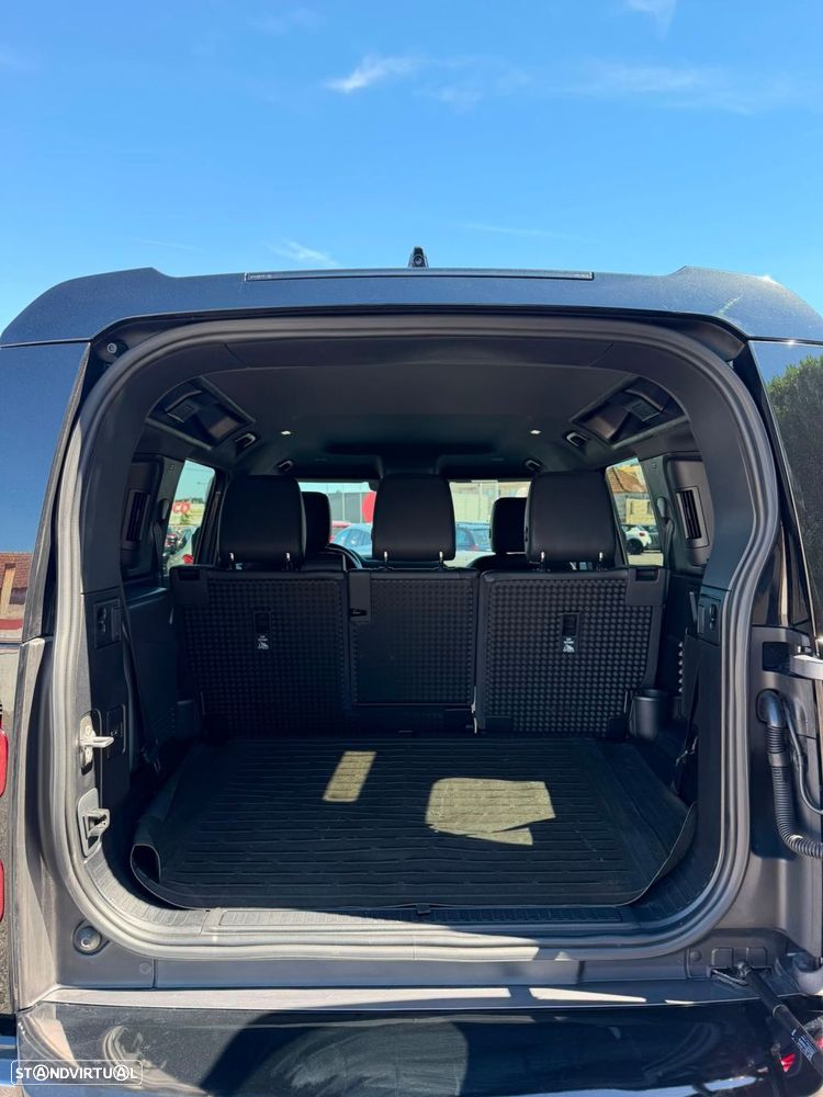 Land Rover Defender - 16