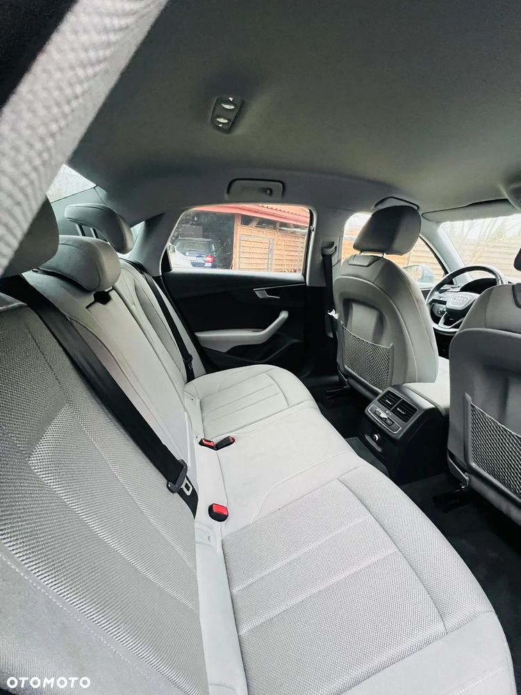 Audi A4 Limousine - 11