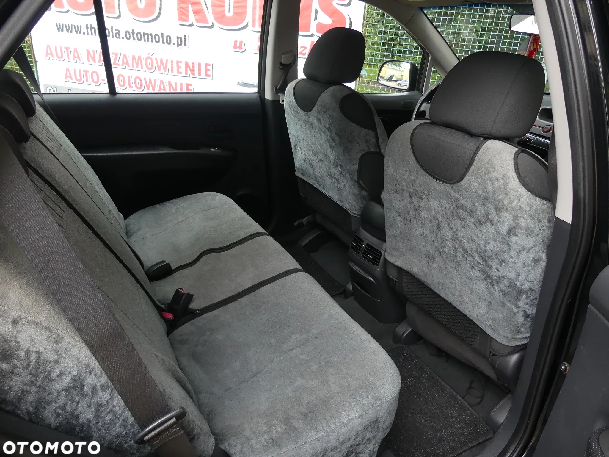 Kia Carens 2.0 CVVT EX - 10