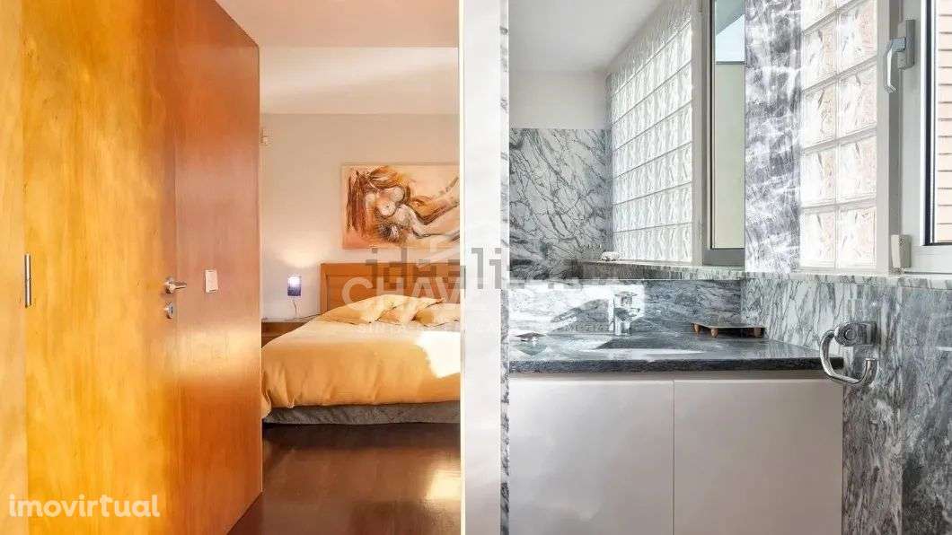 Moradia Triplex T4 suites 228 m² com jardim e terraços na Boavista - Grande imagem: 3/49
