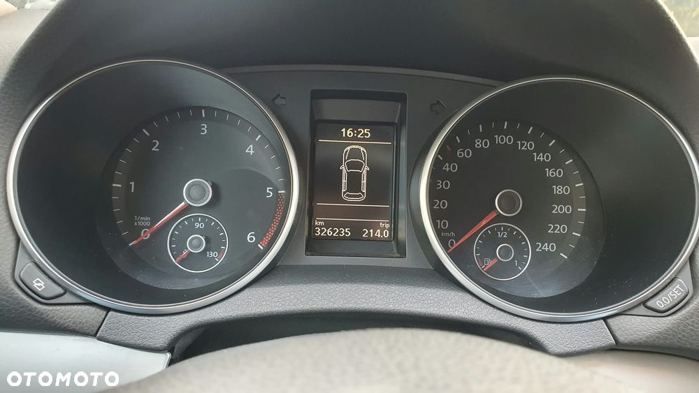 Volkswagen Golf - 10