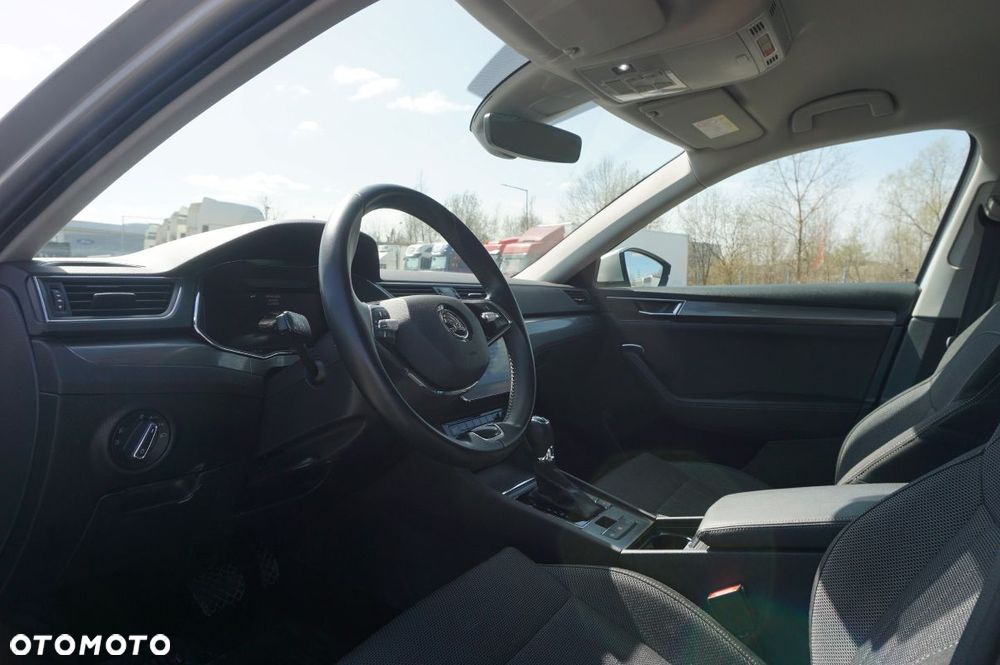 Skoda Superb 2.0 TDI SCR 4x4 Ambition DSG - 9